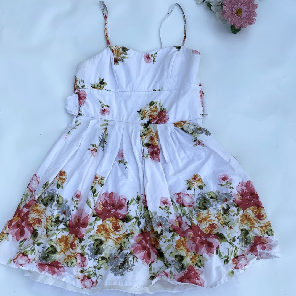 Cute white dress with flowers